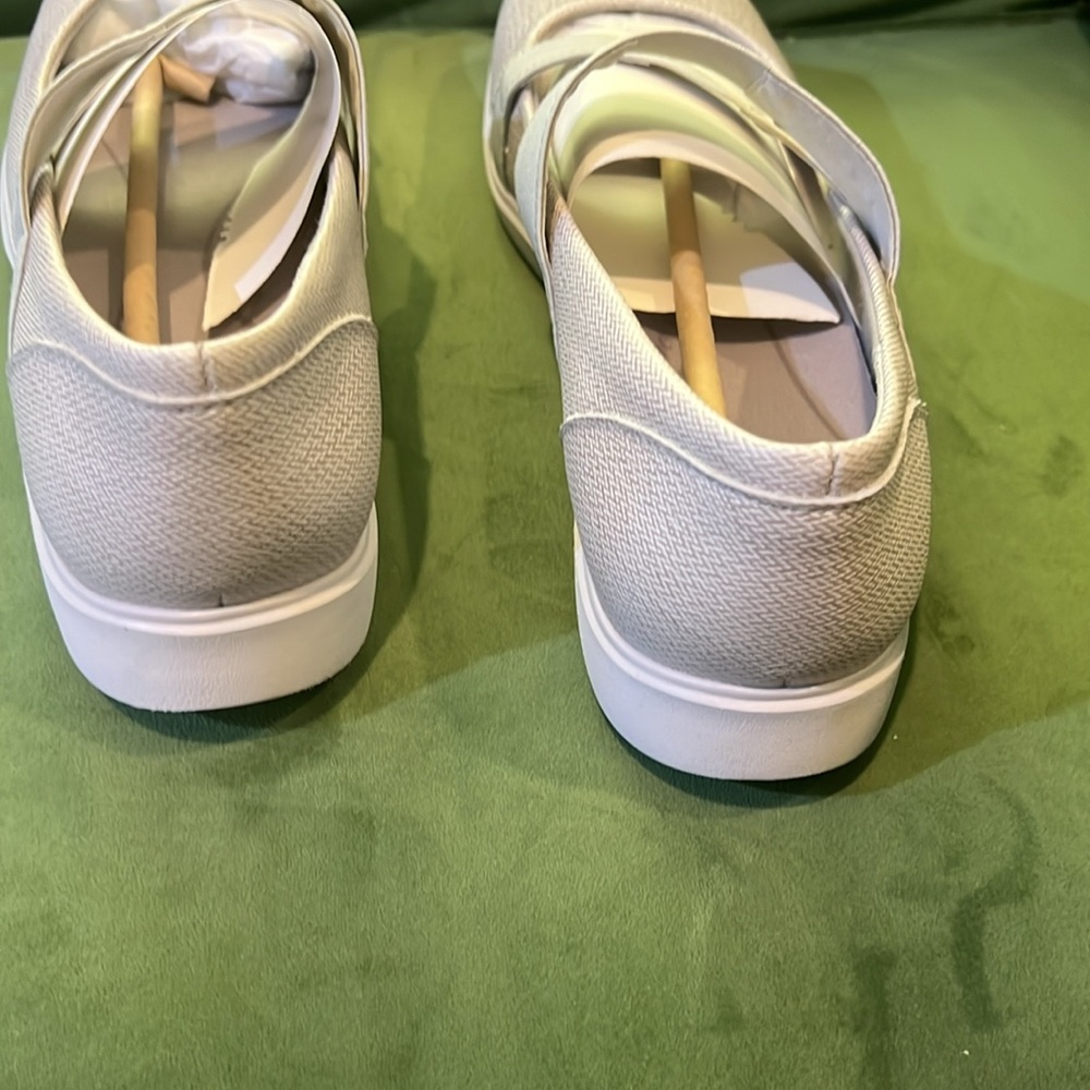 Munro Cass Taupe Nubuck - Picture 8 of 8